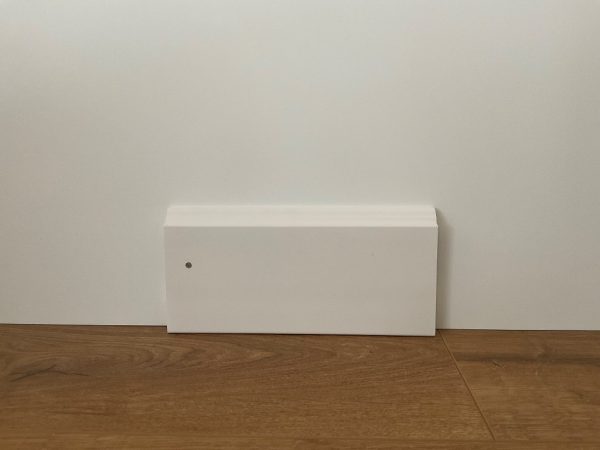 Fehér festhető szegélyléc 10cm magas bordázott vízálló 3